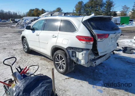 2019 Toyota Highlander Xle из США, поврежденный, VIN 5TDJZRFH6KS618693